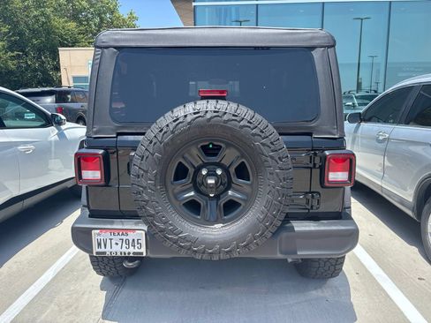 Used 2025 Jeep Wrangler Sport AWD/4WD image 4