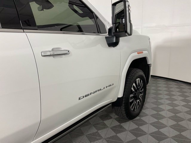 Used 2025 GMC Sierra 2500 Denali Ultimate w/ Max Trailering Package AWD/4WD image 9