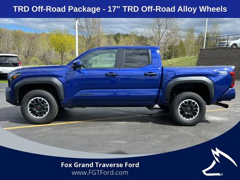 Used 2024 Toyota Tacoma TRD Off-Road AWD/4WD image 37