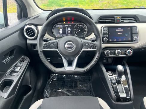 Used 2021 Nissan Versa SV image 18