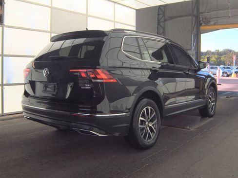Used 2018 Volkswagen Tiguan SEL AWD/4WD image 6