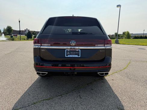 Used 2024 Volkswagen Atlas SEL Premium R-Line AWD/4WD image 4