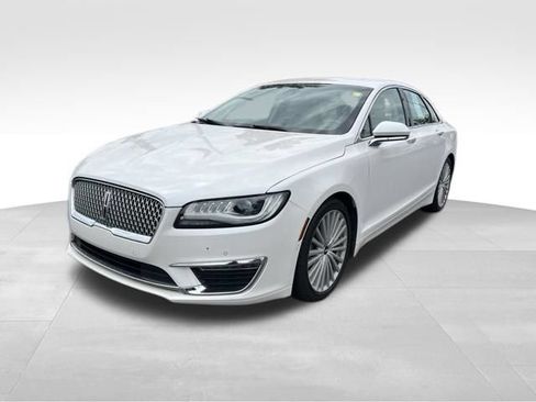 Used 2017 Lincoln MKZ Reserve w/ Technology Package FWD image 3