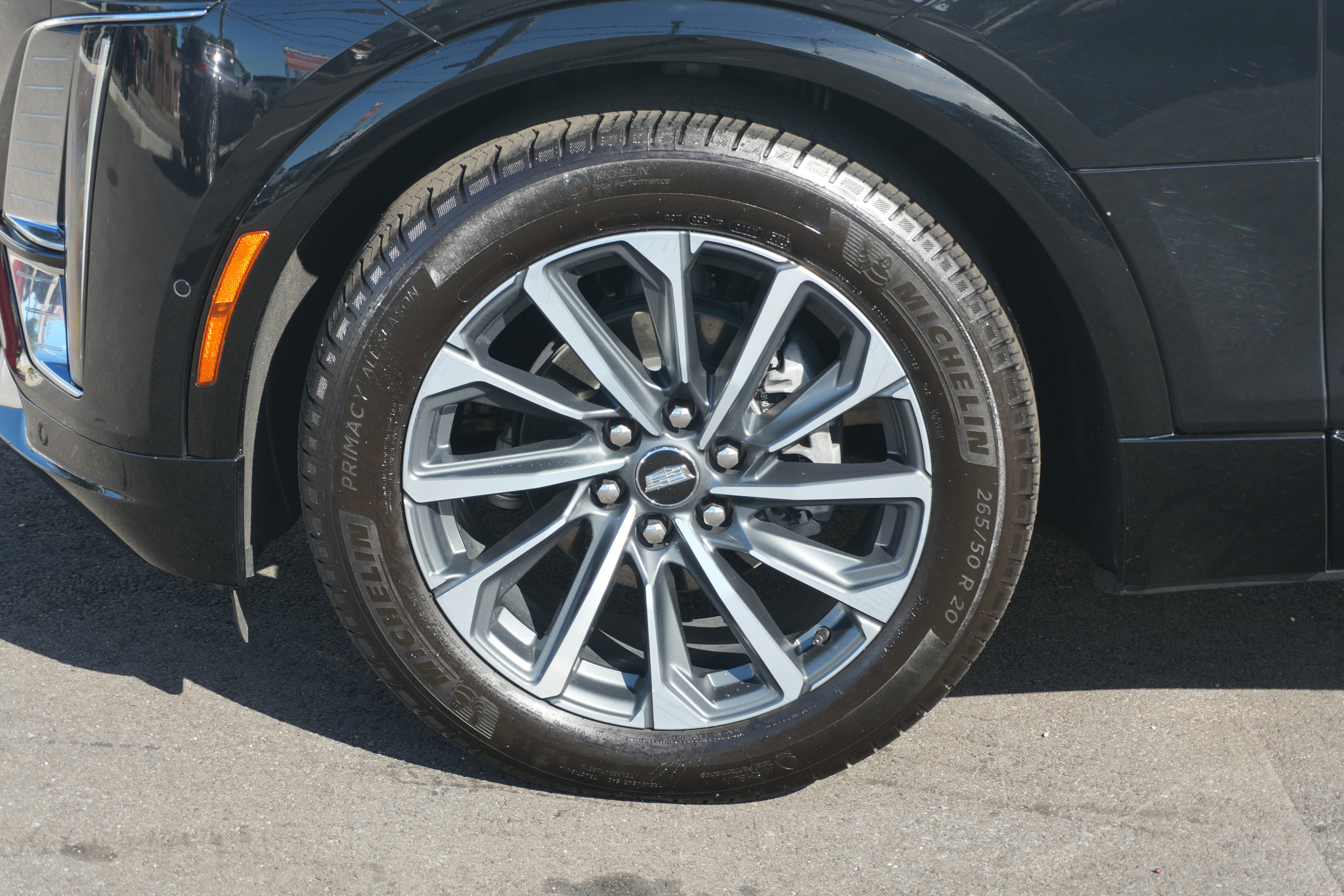 Used 2024 Cadillac Lyriq Sport w/ LPO, Floor Liner Package AWD/4WD image 9