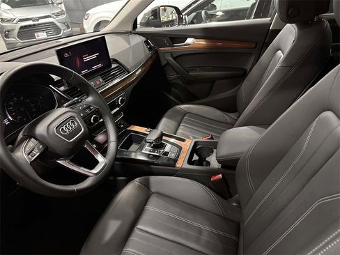 Used 2023 Audi Q5 2.0T Premium w/ Convenience Package image 13