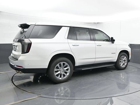 Used 2025 Chevrolet Tahoe Premier AWD/4WD image 3