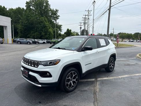 Used 2025 Jeep Compass Limited AWD/4WD image 7