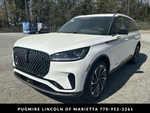 New 2026 Lincoln Aviator Reserve w/ Illumination Package RWD image 3
