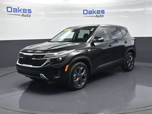 Certified 2026 Kia Seltos LX FWD image 3