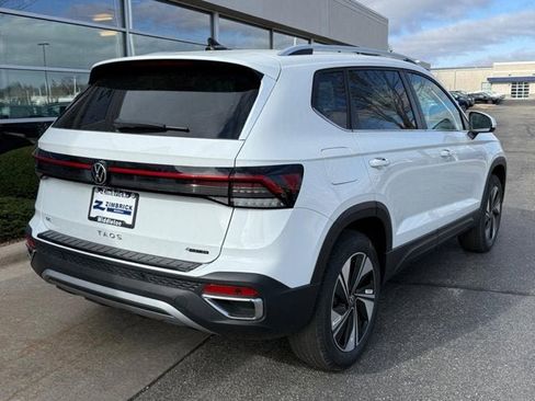 New 2026 Volkswagen Taos SE AWD/4WD image 3