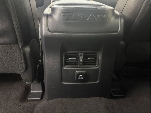 Used 2016 Nissan Titan SL image 28