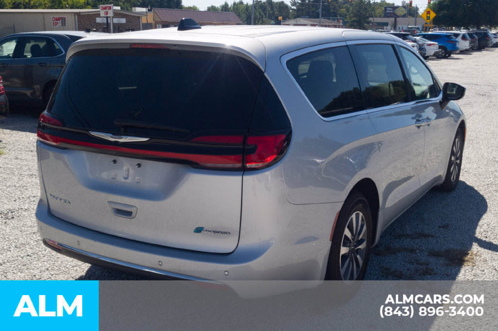 Used 2023 Chrysler Pacifica Touring-L FWD image 17