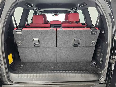 Used 2022 Lexus GX 460 Premium w/ Premium Package image 15