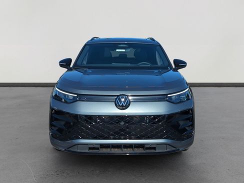 New 2026 Volkswagen Tiguan SE R-Line image 8