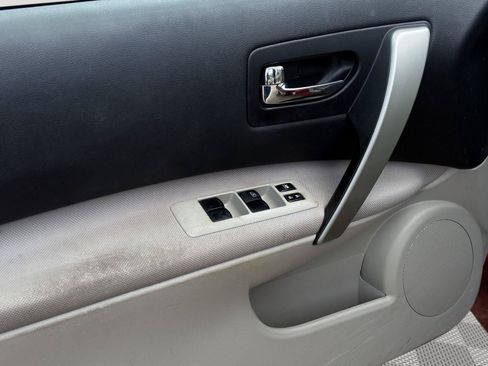 Used 2013 Nissan Rogue S w/ Special Edition Pkg FWD image 8