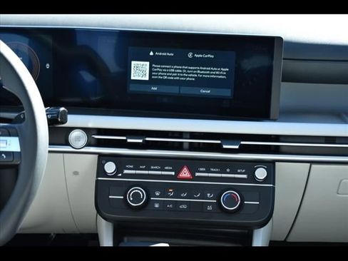 Used 2025 Hyundai Tucson SE FWD image 14