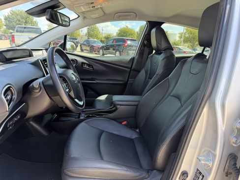 Used 2021 Toyota Prius XLE FWD image 24