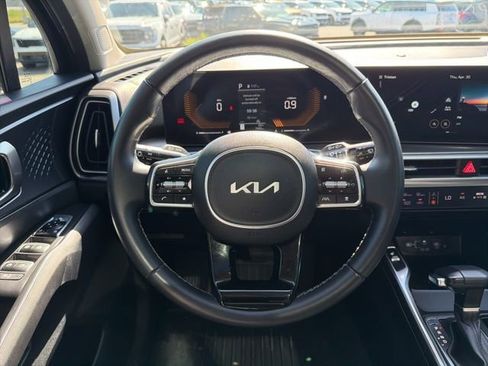 Certified 2025 Kia Sorento S w/ Panoramic Sunroof Package AWD/4WD image 25