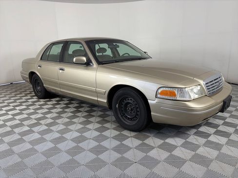 Used 1999 Ford Crown Victoria RWD image 1