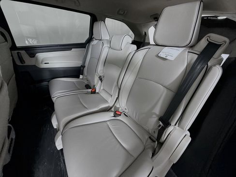 New 2026 Honda Odyssey Touring image 30