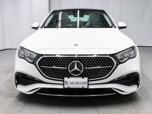 Used 2025 Mercedes-Benz E 350 4MATIC Sedan image 2