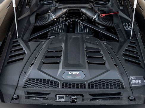 Used 2024 Lamborghini Huracan Sterrato AWD/4WD image 23