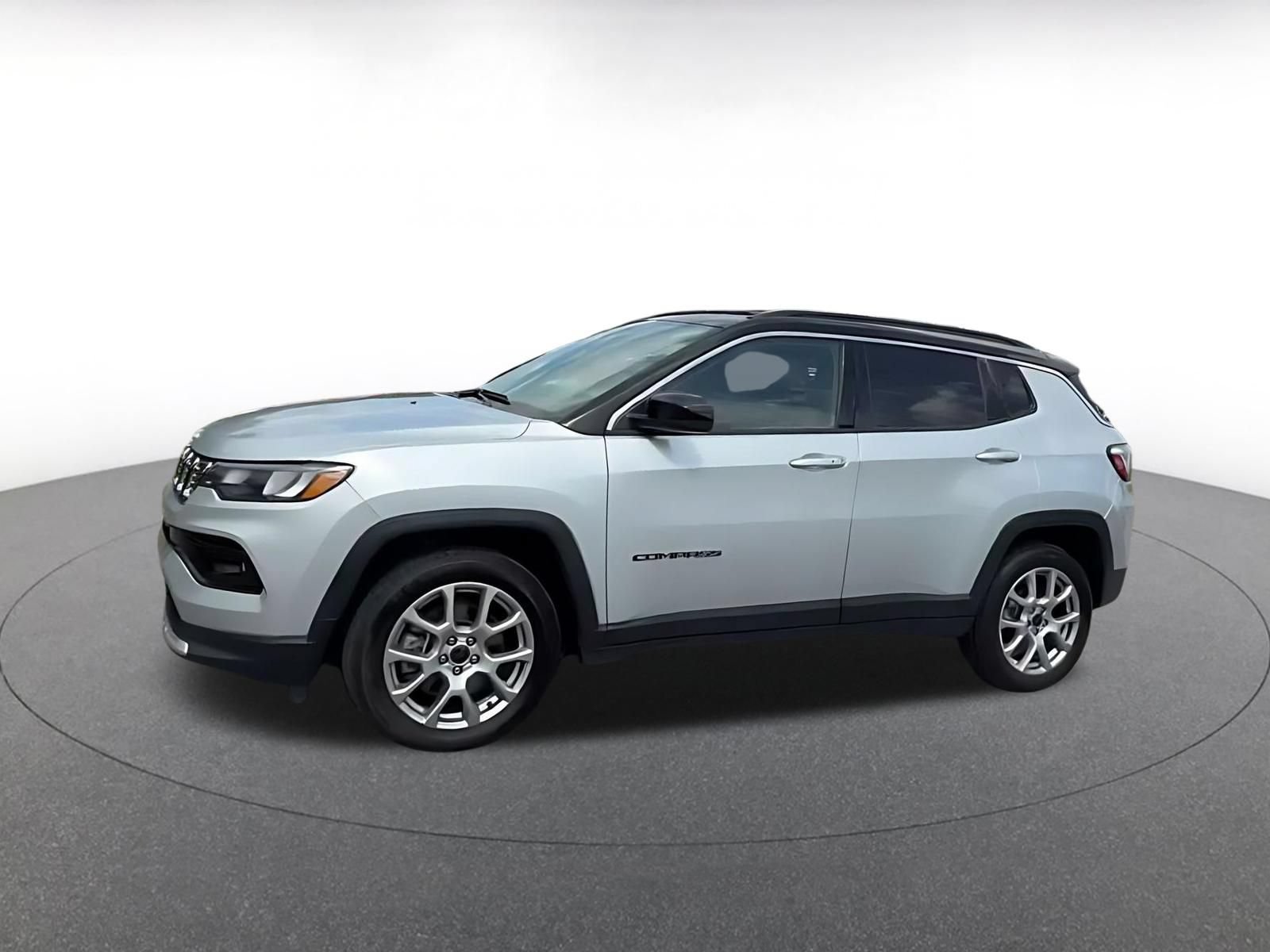 Used 2025 Jeep Compass Limited AWD/4WD image 7