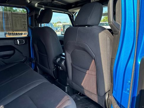 Used 2023 Jeep Wrangler Unlimited AWD/4WD image 18