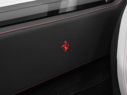 Used 2022 Ferrari F8 Tributo RWD image 24