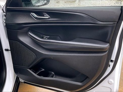 Used 2023 Jeep Grand Cherokee L Laredo image 22