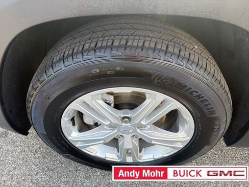 Used 2024 GMC Terrain SLE FWD image 17