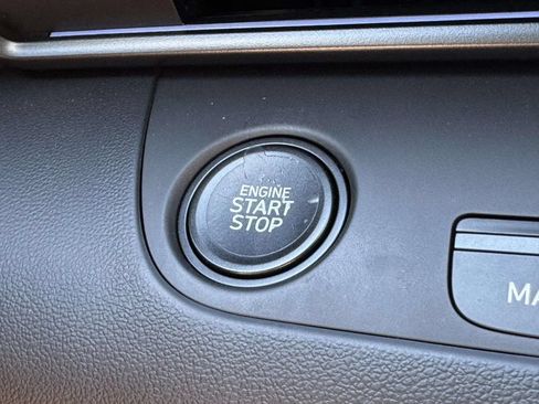 Used 2025 Hyundai Elantra SEL FWD image 30