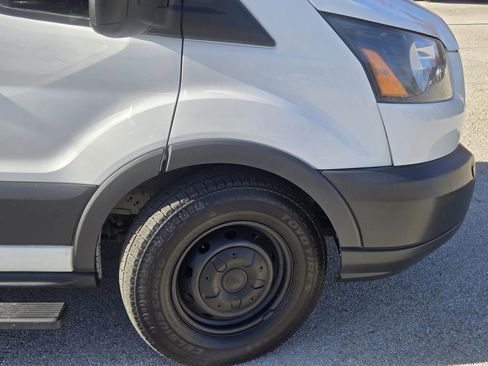 Used 2018 Ford Transit 350 XL image 6