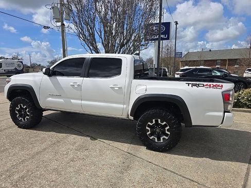 Used 2022 Toyota Tacoma TRD Off-Road w/ Technology Package image 8