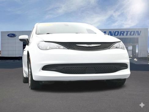 Used 2022 Chrysler Voyager LX FWD image 52