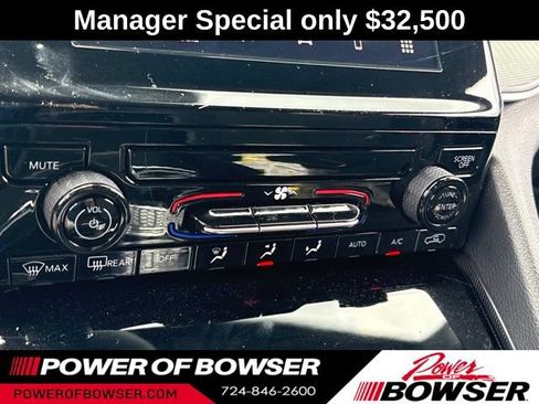 Used 2024 Jeep Grand Cherokee L Laredo AWD/4WD image 16