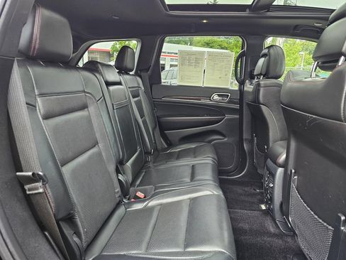 Used 2018 Jeep Grand Cherokee Trailhawk w/ Trailhawk Luxury Group AWD/4WD image 12