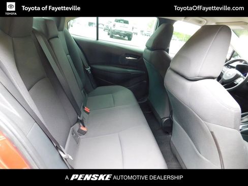 Used 2021 Toyota Corolla LE image 5