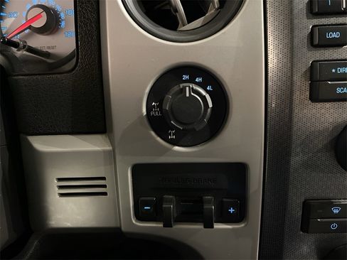 Used 2010 Ford F150 Raptor image 17