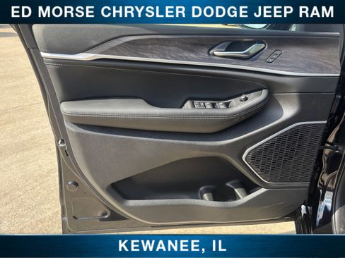 New 2026 Jeep Grand Cherokee L Limited AWD/4WD image 27