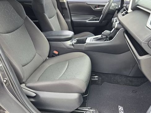 Used 2023 Toyota RAV4 XLE w/ Convenience Package FWD image 16