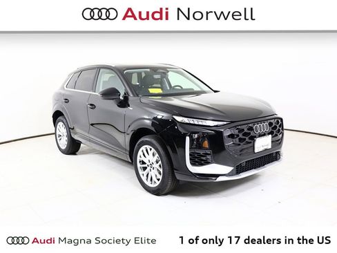 New 2026 Audi Q3 quattro 2.0T AWD/4WD image 1