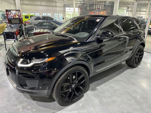 Used 2018 Land Rover Range Rover Evoque SE AWD/4WD image 9