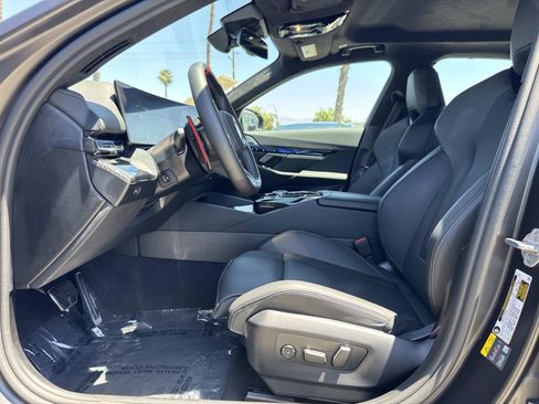 Used 2026 BMW M5 w/ Carbon Package AWD/4WD image 25