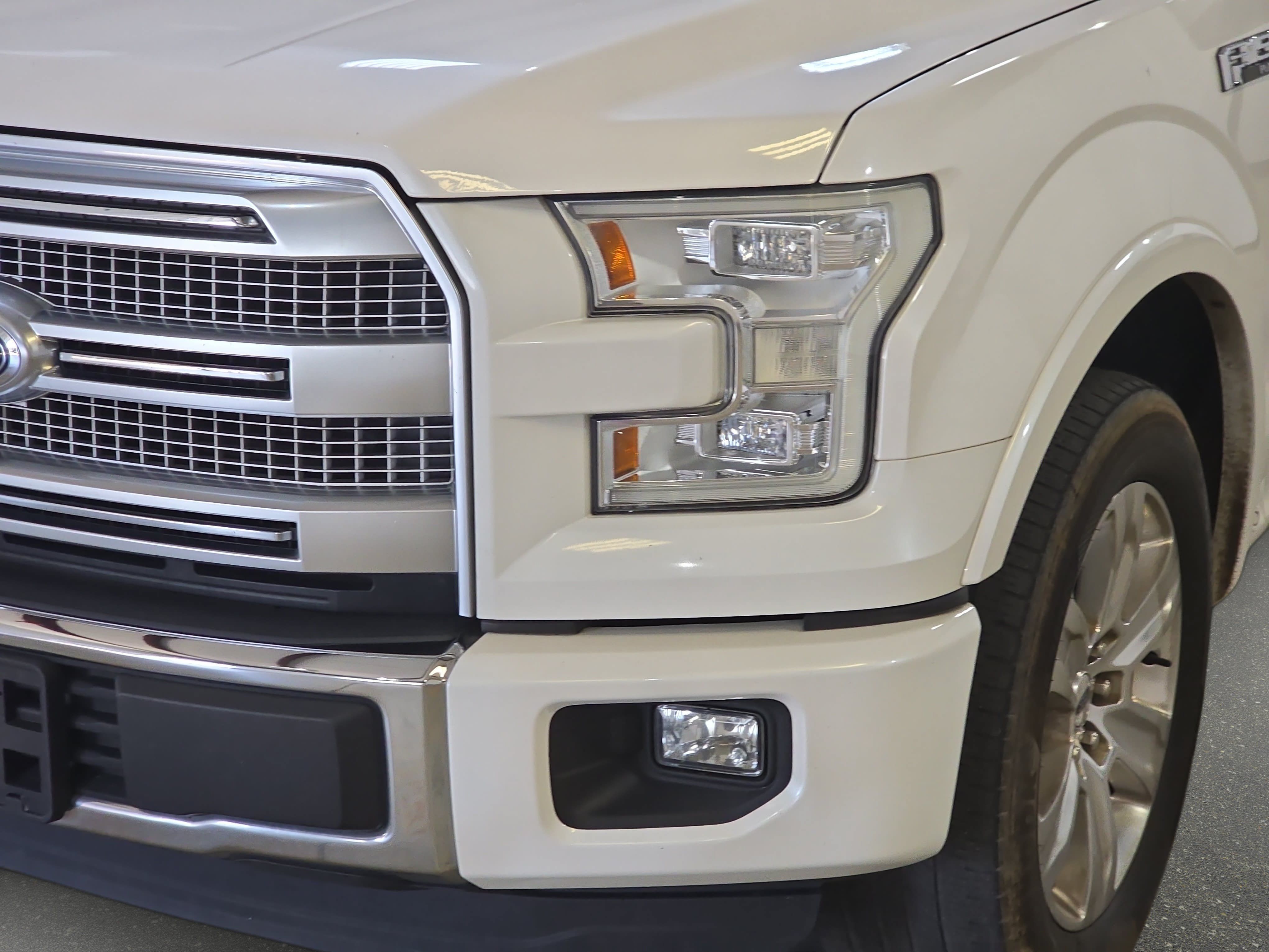 Used 2016 Ford F150 Platinum w/ Equipment Group 701A Luxury RWD image 10