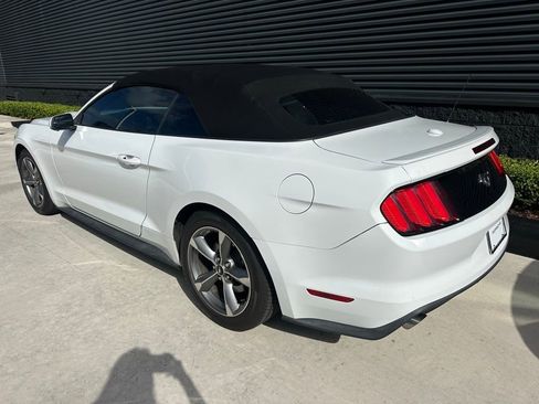 Used 2017 Ford Mustang Premium image 3