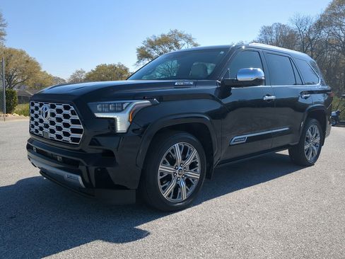 Used 2024 Toyota Sequoia Capstone image 6