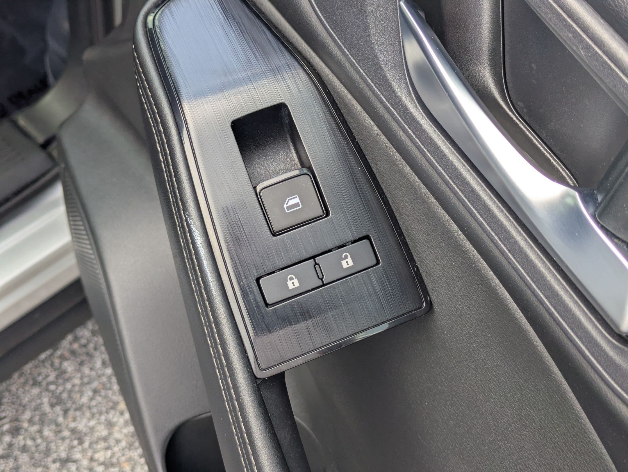 Certified 2024 Nissan Rogue SV AWD/4WD image 39