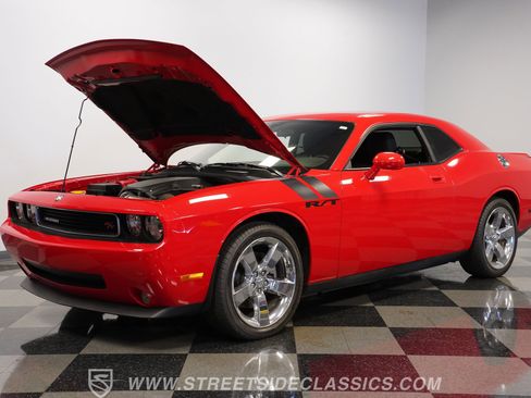 Used 2009 Dodge Challenger R/T image 31