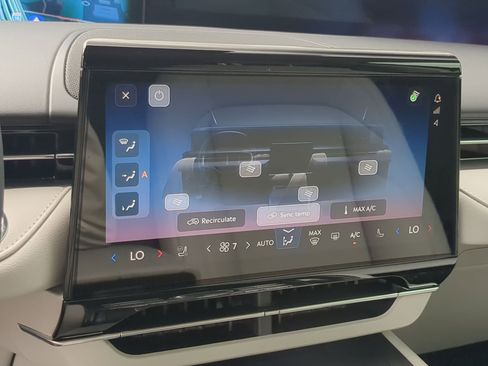 New 2026 Lincoln Nautilus Premier w/ Equipment Group 102A AWD/4WD image 18